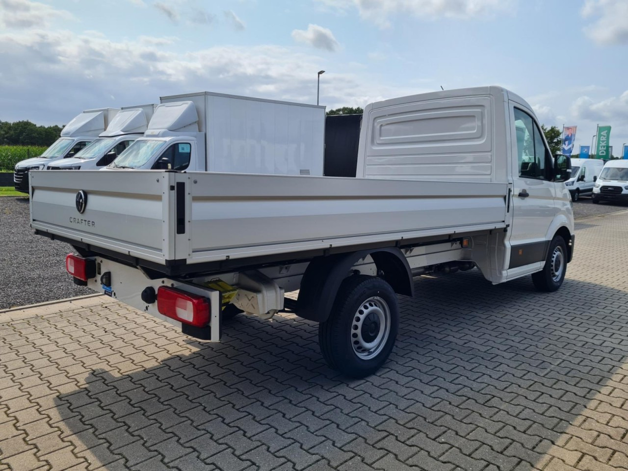 Volkswagen Crafter 35 Pritsche TDi MR L3 KLIMA TEMPOMAT - Flatbed van: picture 4 Volkswagen Crafter 35 Pritsche TDi MR L3 KLIMA TEMPOMAT - Flatbed van: picture 4