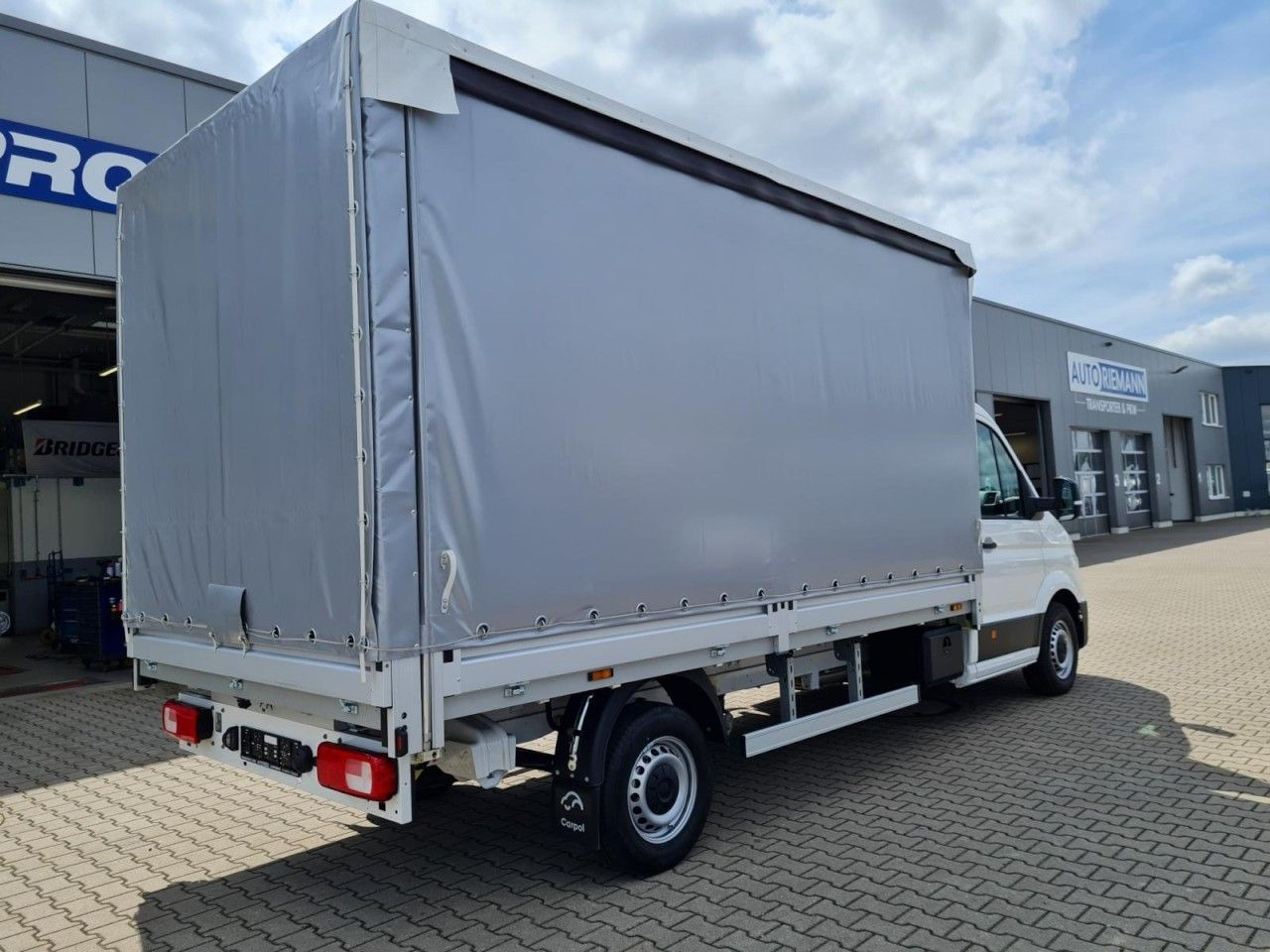 Volkswagen Crafter 35 TDI Pritsche Schiebe Plane LED TEMPOM - Curtain side van: picture 4 Volkswagen Crafter 35 TDI Pritsche Schiebe Plane LED TEMPOM - Curtain side van: picture 4
