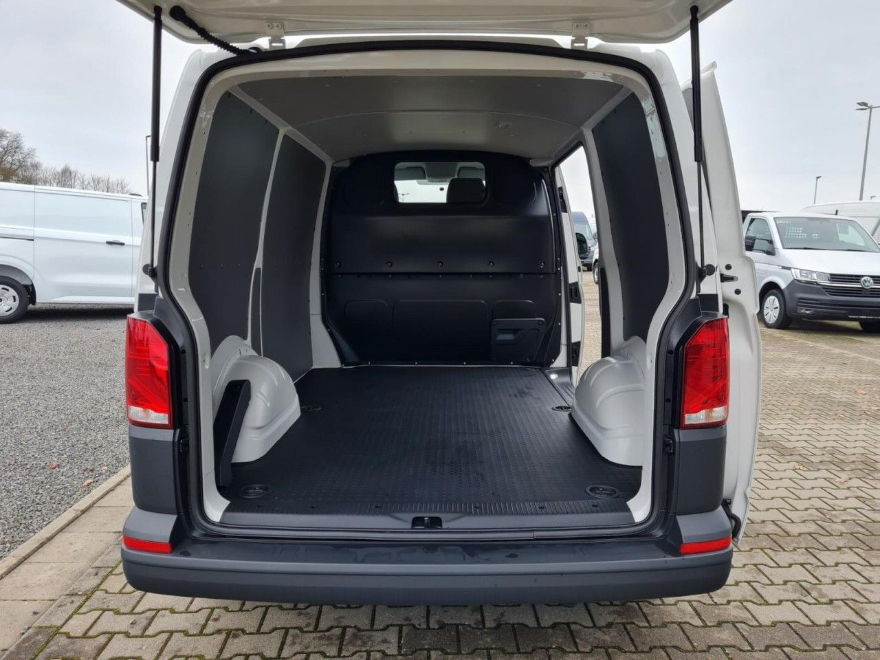 Volkswagen T6.1 Kasten L1 KR Heckklappe KAMERA KLIMA ALLWET - Small van: picture 5 Volkswagen T6.1 Kasten L1 KR Heckklappe KAMERA KLIMA ALLWET - Small van: picture 5