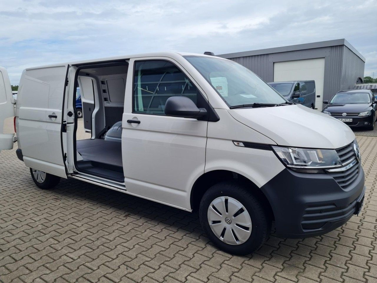 Small van Volkswagen T6.1 Kasten lang DSG KLIMA KOMFORT ACC TEMPO PDC: picture 16