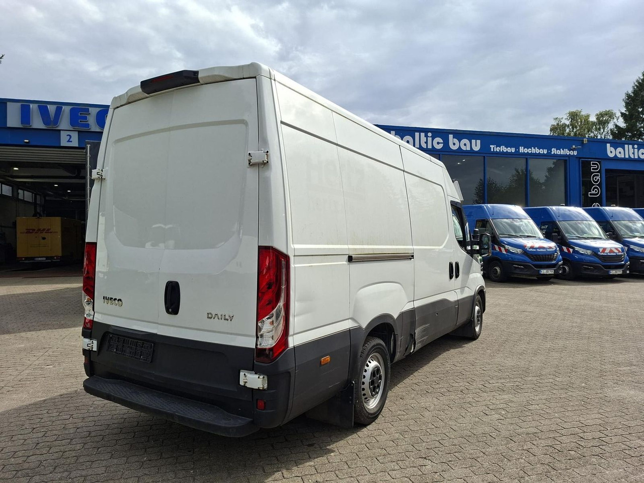 Iveco Daily 35 S16 V 3520L Klima 115 kW (156 PS), S... - Panel van: picture 5 Iveco Daily 35 S16 V 3520L Klima 115 kW (156 PS), S... - Panel van: picture 5