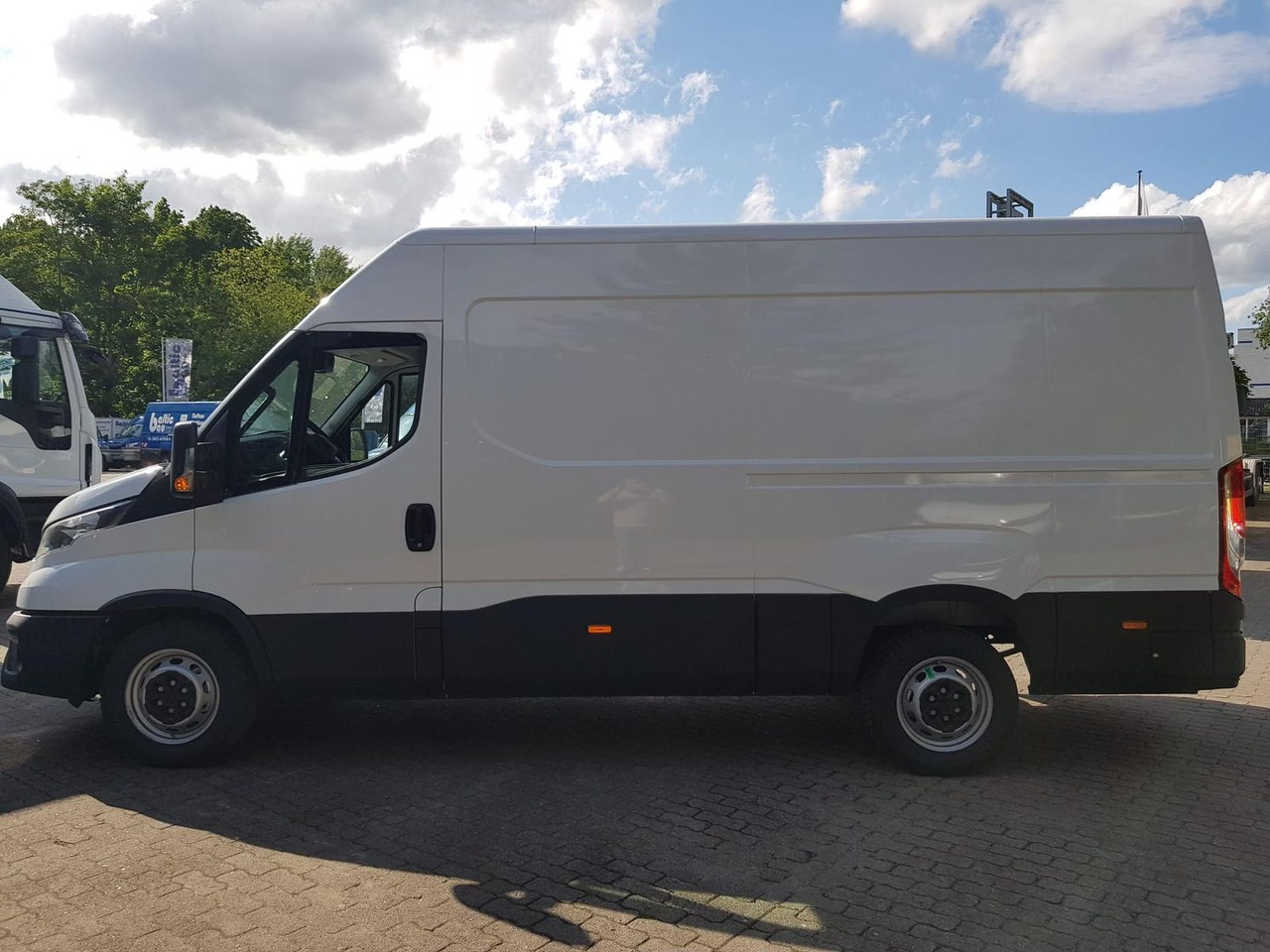 Iveco Daily 35S14A8VY*KAMERA*RADIO*KLIMA* - Panel van: picture 2 Iveco Daily 35S14A8VY*KAMERA*RADIO*KLIMA* - Panel van: picture 2