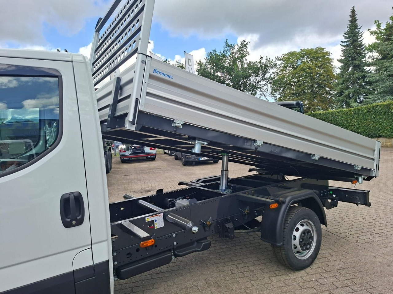 Iveco Daily 35S14A8Y Henschel 3-Seiten Kipper 100 k... - Flatbed van: picture 3 Iveco Daily 35S14A8Y Henschel 3-Seiten Kipper 100 k... - Flatbed van: picture 3