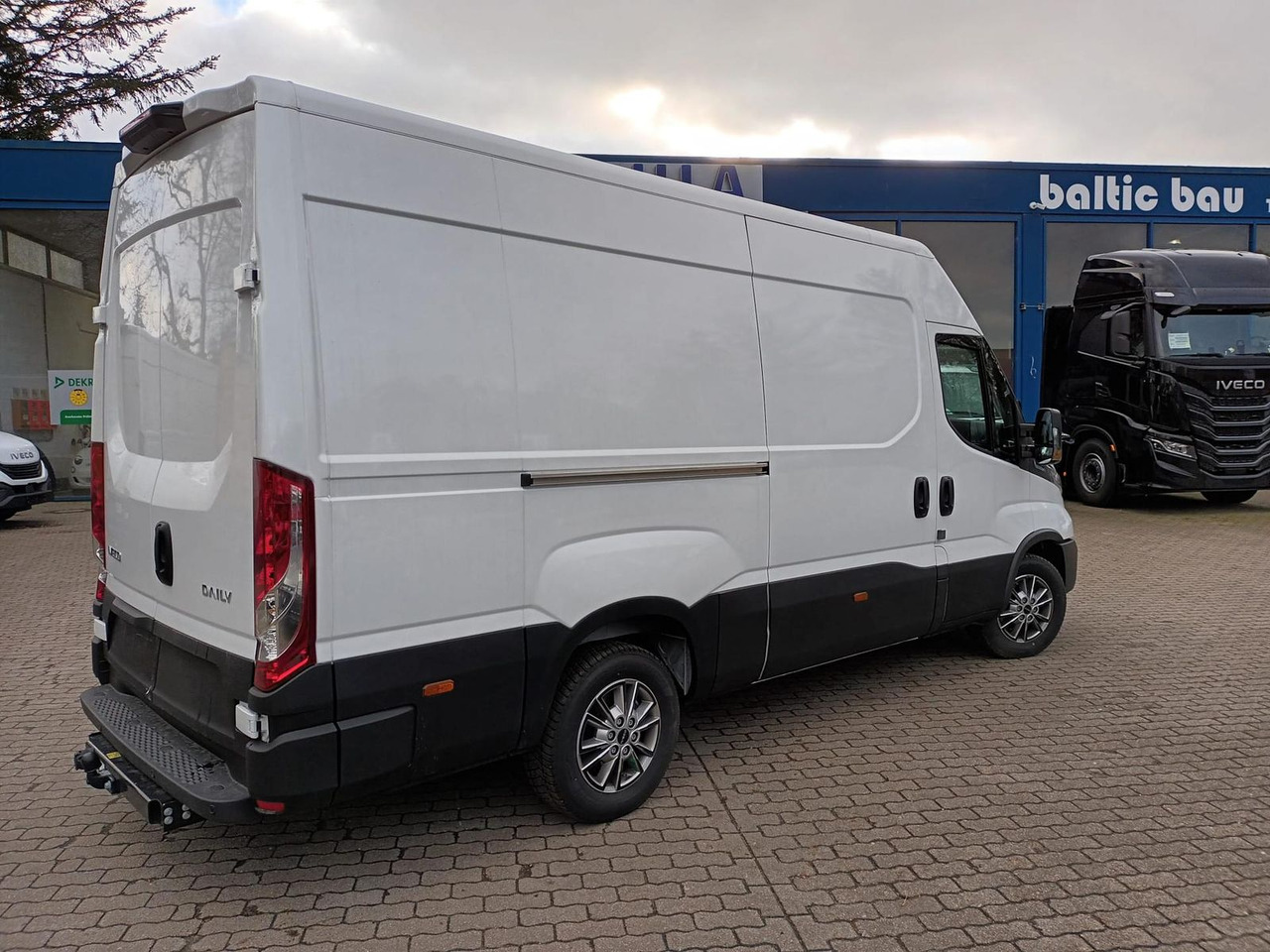 Iveco Daily 35S16A8 V 3520L AHK, ACC - Panel van: picture 3 Iveco Daily 35S16A8 V 3520L AHK, ACC - Panel van: picture 3