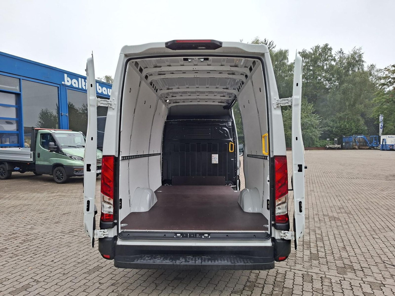 Iveco Daily 35S16A8V 115KW Klima - Radio Rückfahrka... - Panel van: picture 5 Iveco Daily 35S16A8V 115KW Klima - Radio Rückfahrka... - Panel van: picture 5