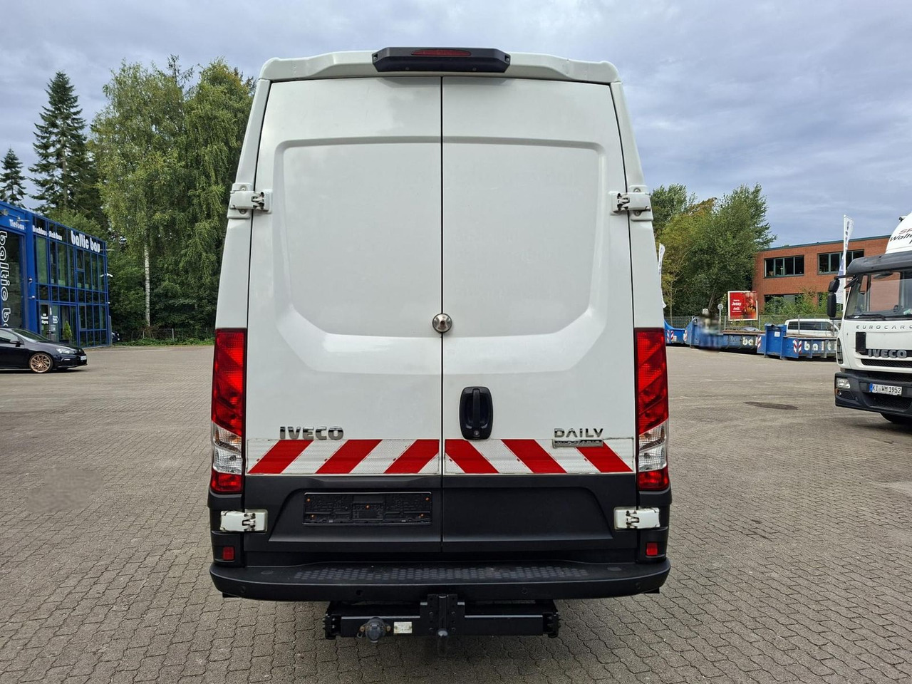Iveco Daily 50C18HA8 V AHK, RADIO, KLIMA, 132 kW (1... - Flatbed van: picture 4 Iveco Daily 50C18HA8 V AHK, RADIO, KLIMA, 132 kW (1... - Flatbed van: picture 4