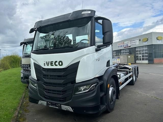 Iveco X-WAY AD280X46Y/PS ON Palfinger PH T20 SLD5 3... - Hook lift truck: picture 3 Iveco X-WAY AD280X46Y/PS ON Palfinger PH T20 SLD5 3... - Hook lift truck: picture 3