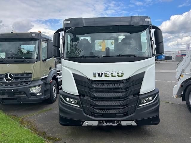 Iveco X-WAY AD280X46Y/PS ON Palfinger PH T20 SLD5 3... - Hook lift truck: picture 2 Iveco X-WAY AD280X46Y/PS ON Palfinger PH T20 SLD5 3... - Hook lift truck: picture 2