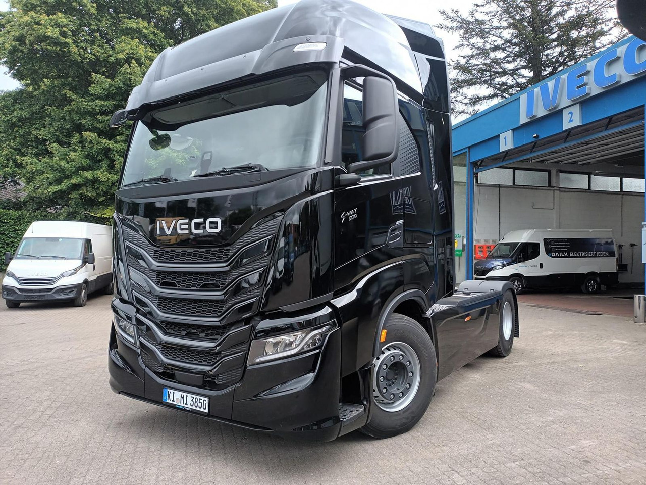 Iveco S-Way SZM 500PS 18-20t zGG. 2-Kreis Hydraulik - Tractor unit: picture 1 Iveco S-Way SZM 500PS 18-20t zGG. 2-Kreis Hydraulik - Tractor unit: picture 1