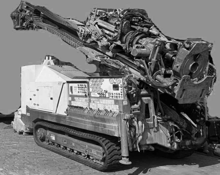 Geotec Rotomax XL GT – geothermal drilling rig / Geothermie-Bohrgerät - Drilling rig: picture 1 Geotec Rotomax XL GT – geothermal drilling rig / Geothermie-Bohrgerät - Drilling rig: picture 1