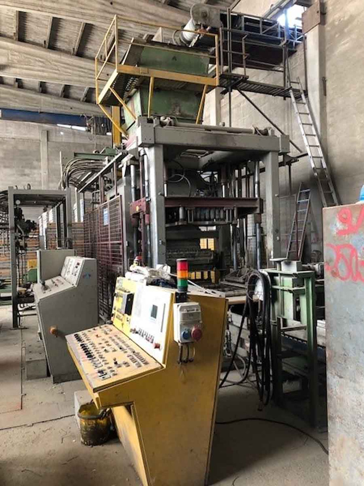 Henke Variant – Brick Manufacturing Plant / Steinfertigungsanlage - Block making machine: picture 2 Henke Variant – Brick Manufacturing Plant / Steinfertigungsanlage - Block making machine: picture 2