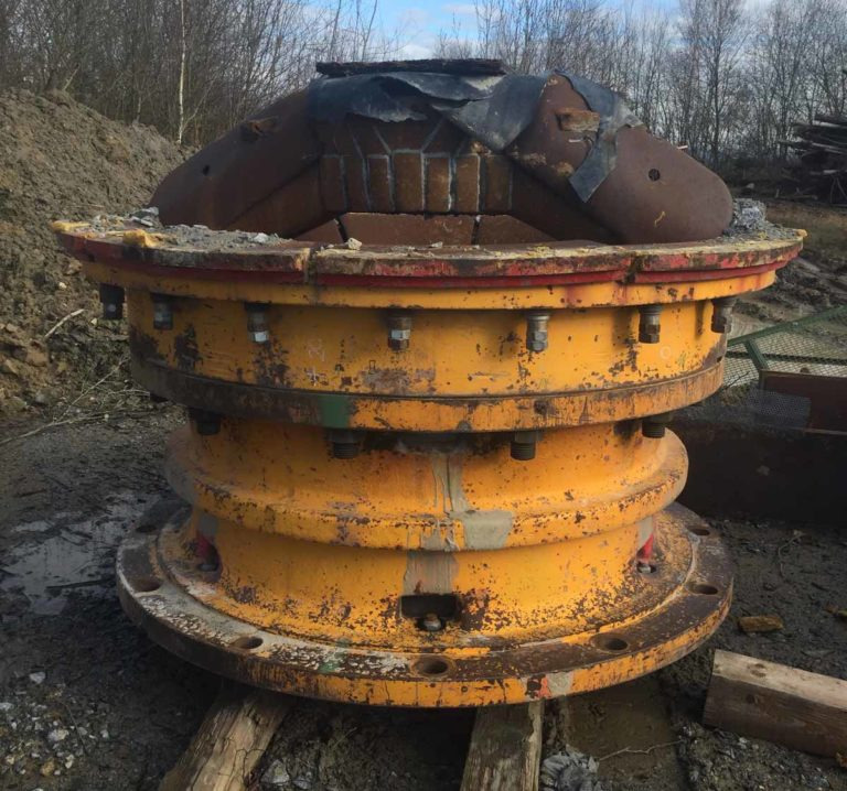 Svedala Arbra – Cone crusher / Kegelbrecher - Cone crusher: picture 1 Svedala Arbra – Cone crusher / Kegelbrecher - Cone crusher: picture 1