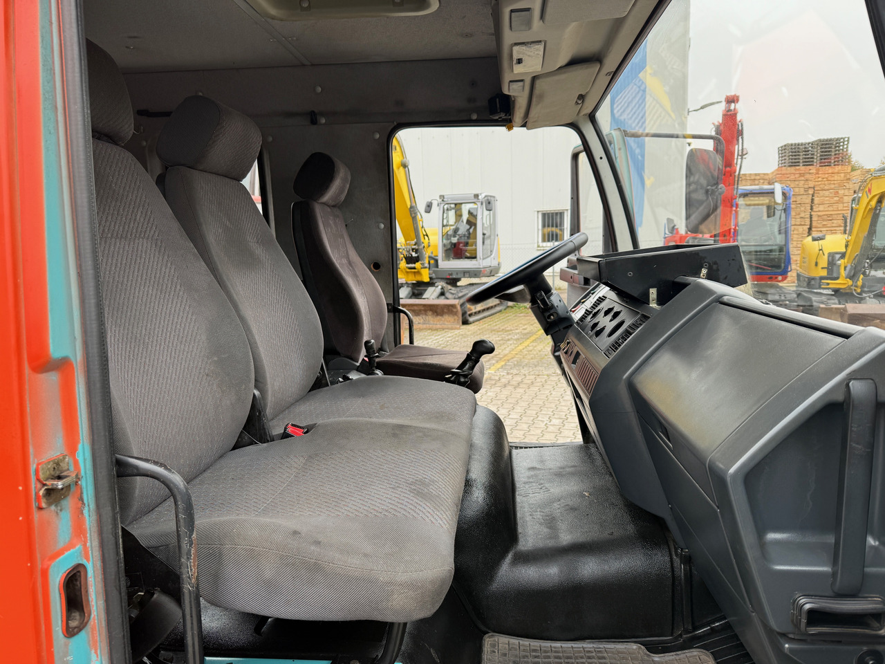 Curtainsider truck MAN 8.174 Pritsche+Plane+Ladebordwand DOKA L2000: picture 16