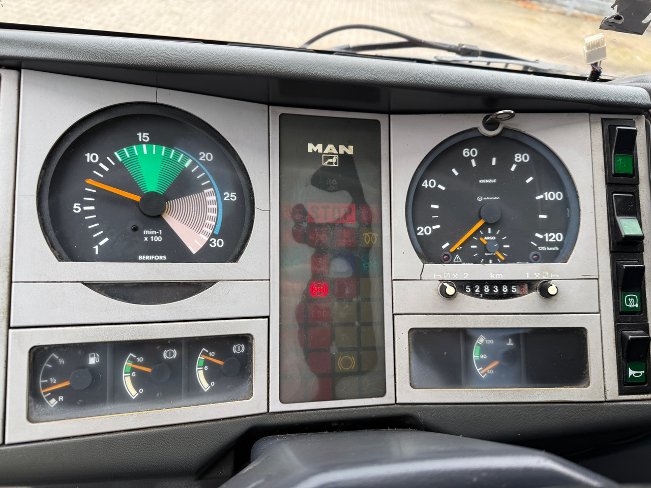 Curtainsider truck MAN 8.174 Pritsche+Plane+Ladebordwand DOKA L2000: picture 14