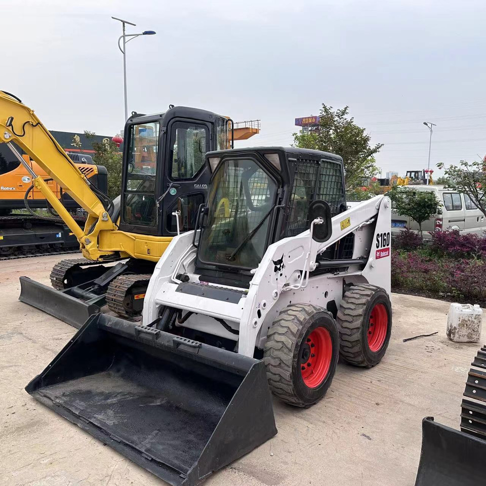 BOBCAT S160 - Skid steer loader: picture 1 BOBCAT S160 - Skid steer loader: picture 1