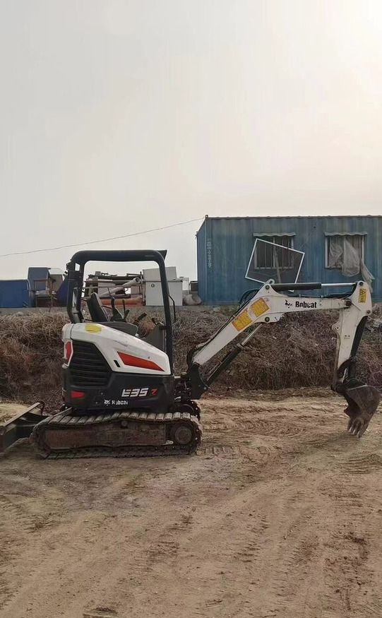 Bobcat E35 - Mini excavator: picture 2 Bobcat E35 - Mini excavator: picture 2