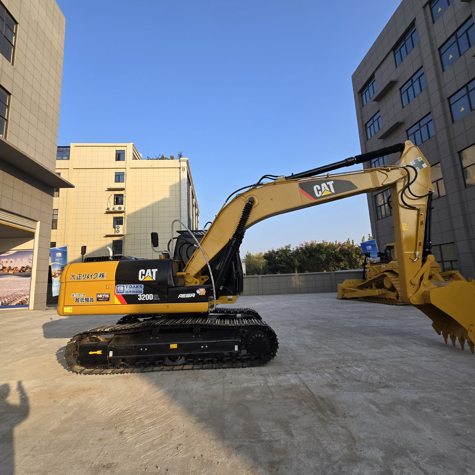 Excavator CATERPILLAR 320D: picture 7