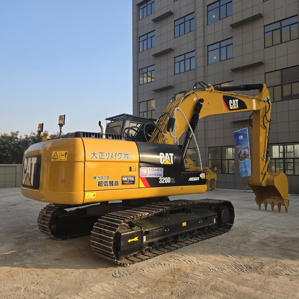 Excavator CATERPILLAR 320D: picture 6