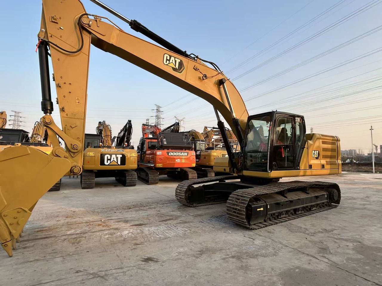 CATERPILLAR 330 - Excavator: picture 1 CATERPILLAR 330 - Excavator: picture 1