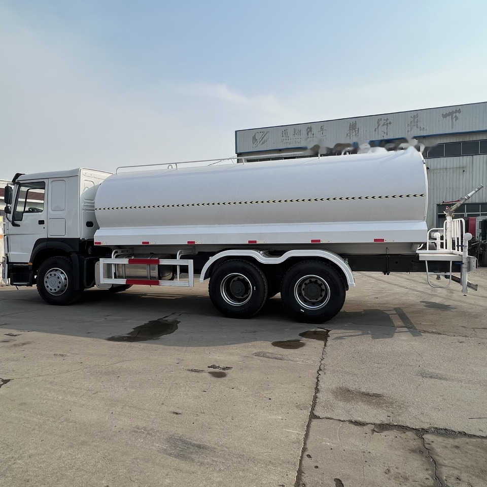 Municipal/ Special vehicle Sinotruk HOWO 6*4  sprinkler truck: picture 7