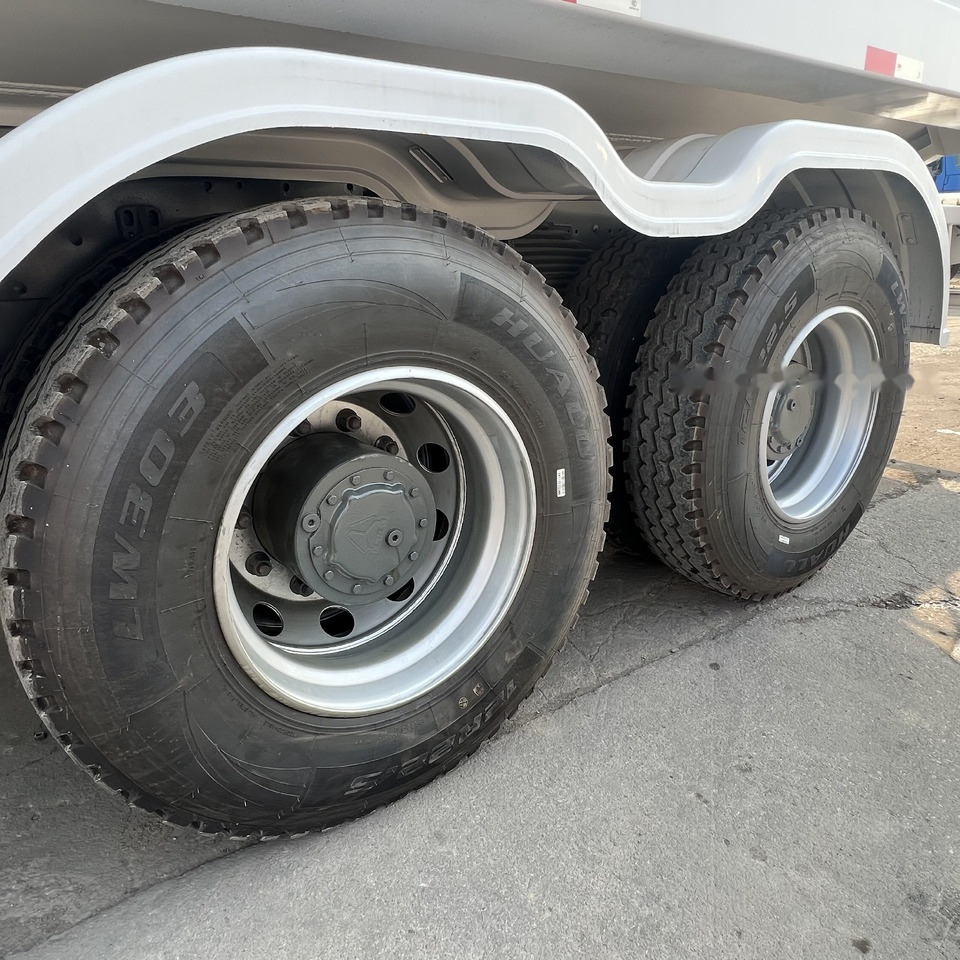 Municipal/ Special vehicle Sinotruk HOWO 6*4  sprinkler truck: picture 9