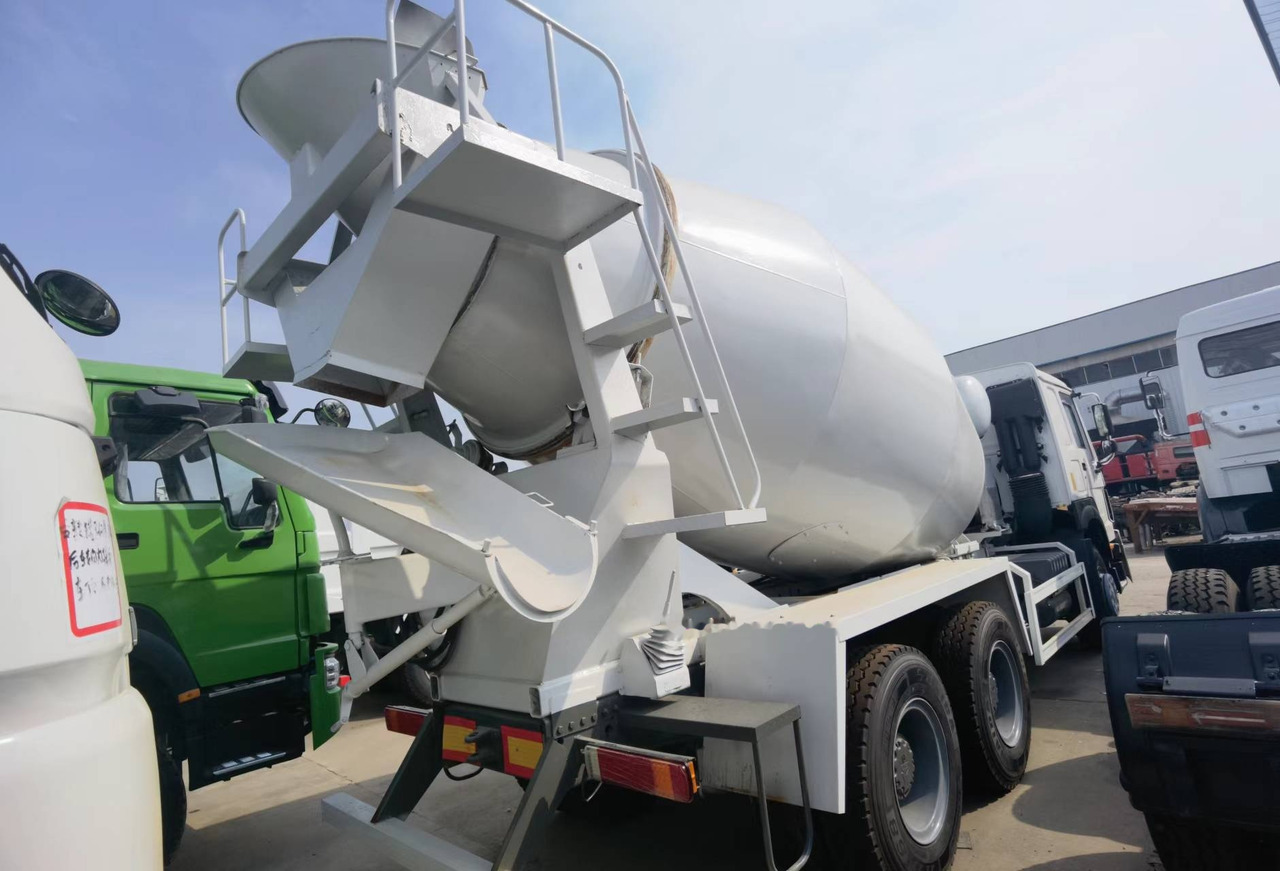Sinotruk HOWO 371 6*4 Concrete mixer truck - Concrete mixer truck: picture 3 Sinotruk HOWO 371 6*4 Concrete mixer truck - Concrete mixer truck: picture 3