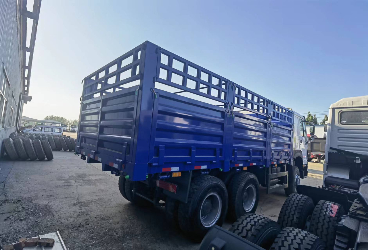 Dropside/ Flatbed truck Sinotruk HOWO 371 6*4 Fence truck: picture 7