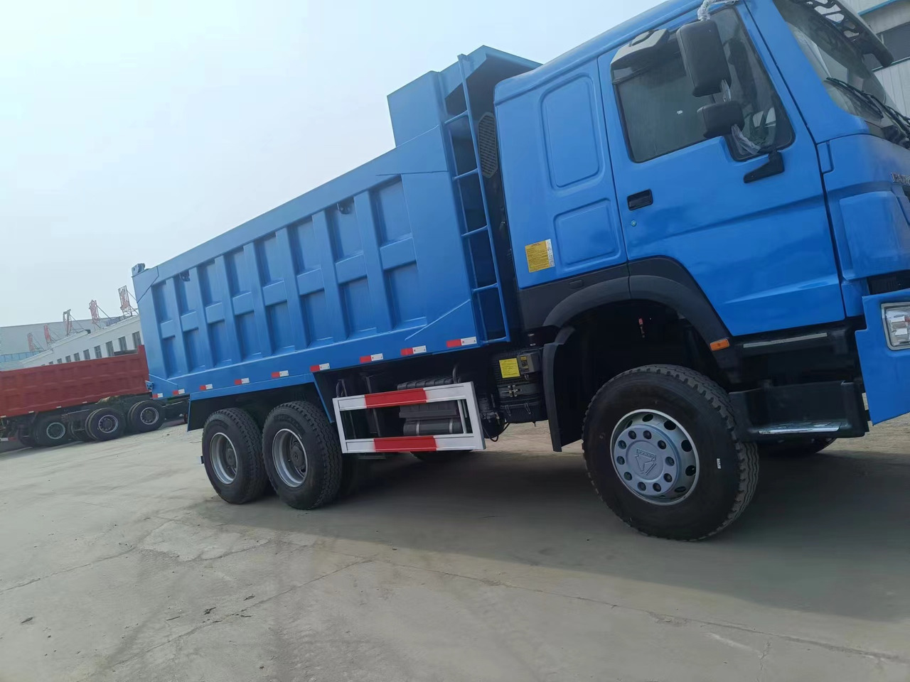 Sinotruk HOWO 371 6*4 dump truck - Mini dumper: picture 1 Sinotruk HOWO 371 6*4 dump truck - Mini dumper: picture 1