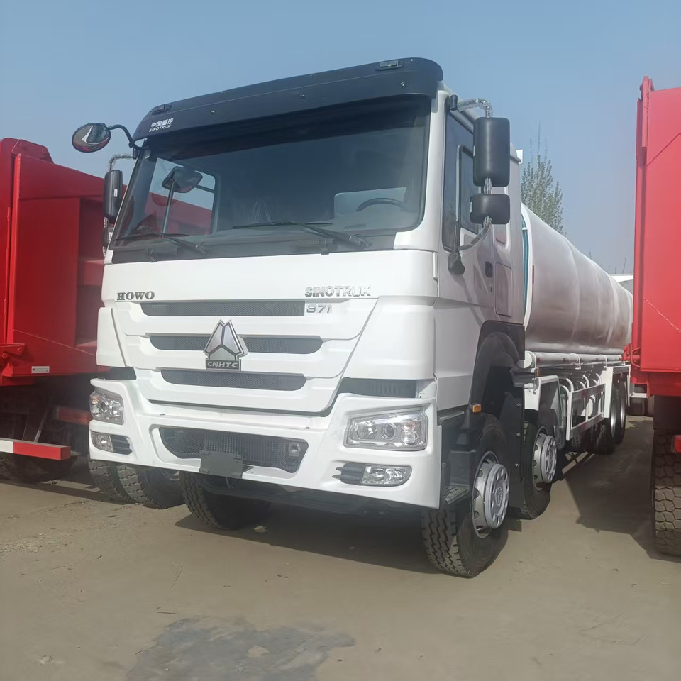 Sinotruk HOWO 371 8*4 Tank truck - Tank truck: picture 1 Sinotruk HOWO 371 8*4 Tank truck - Tank truck: picture 1