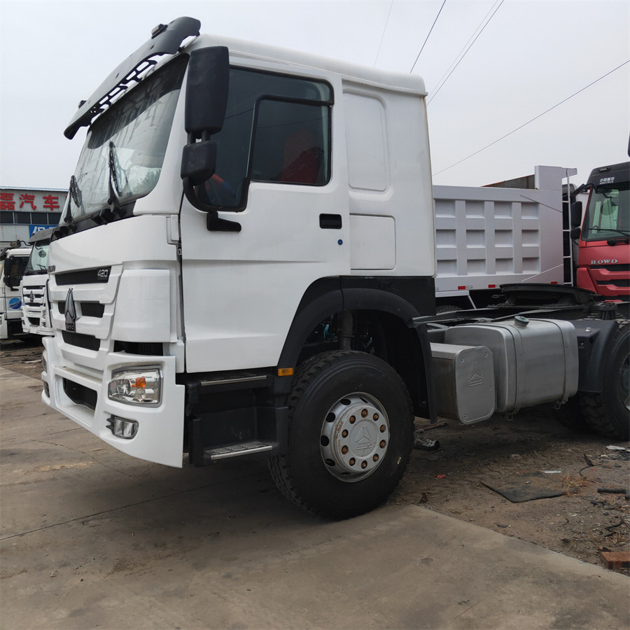 Sinotruk HOWO 420 tractor - Mini dumper: picture 5 Sinotruk HOWO 420 tractor - Mini dumper: picture 5