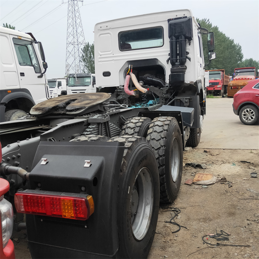 Sinotruk HOWO 420 tractor - Mini dumper: picture 2 Sinotruk HOWO 420 tractor - Mini dumper: picture 2