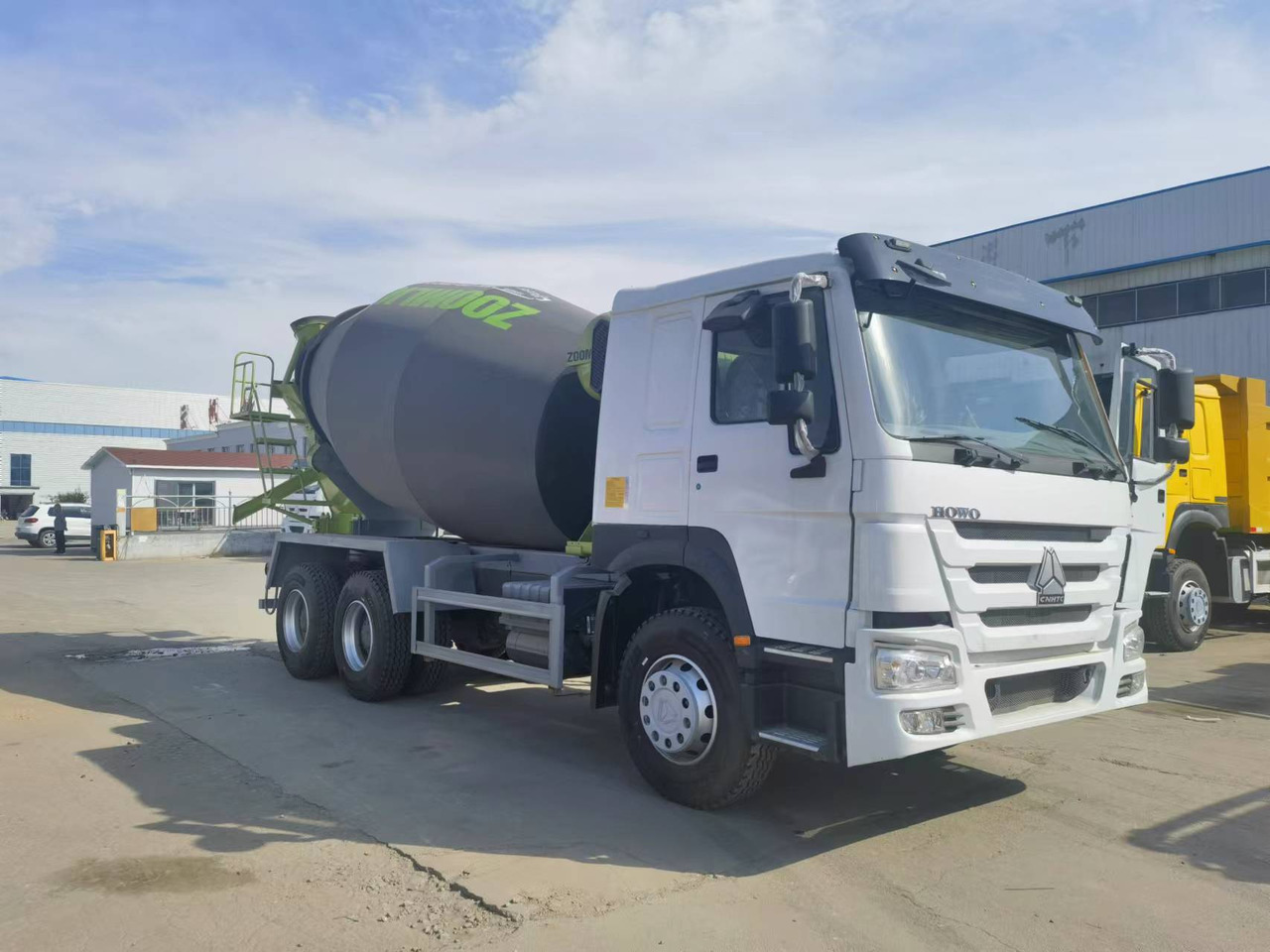 Sinotruk HOWO 6*4 Concrete mixer truck - Concrete mixer truck: picture 5 Sinotruk HOWO 6*4 Concrete mixer truck - Concrete mixer truck: picture 5