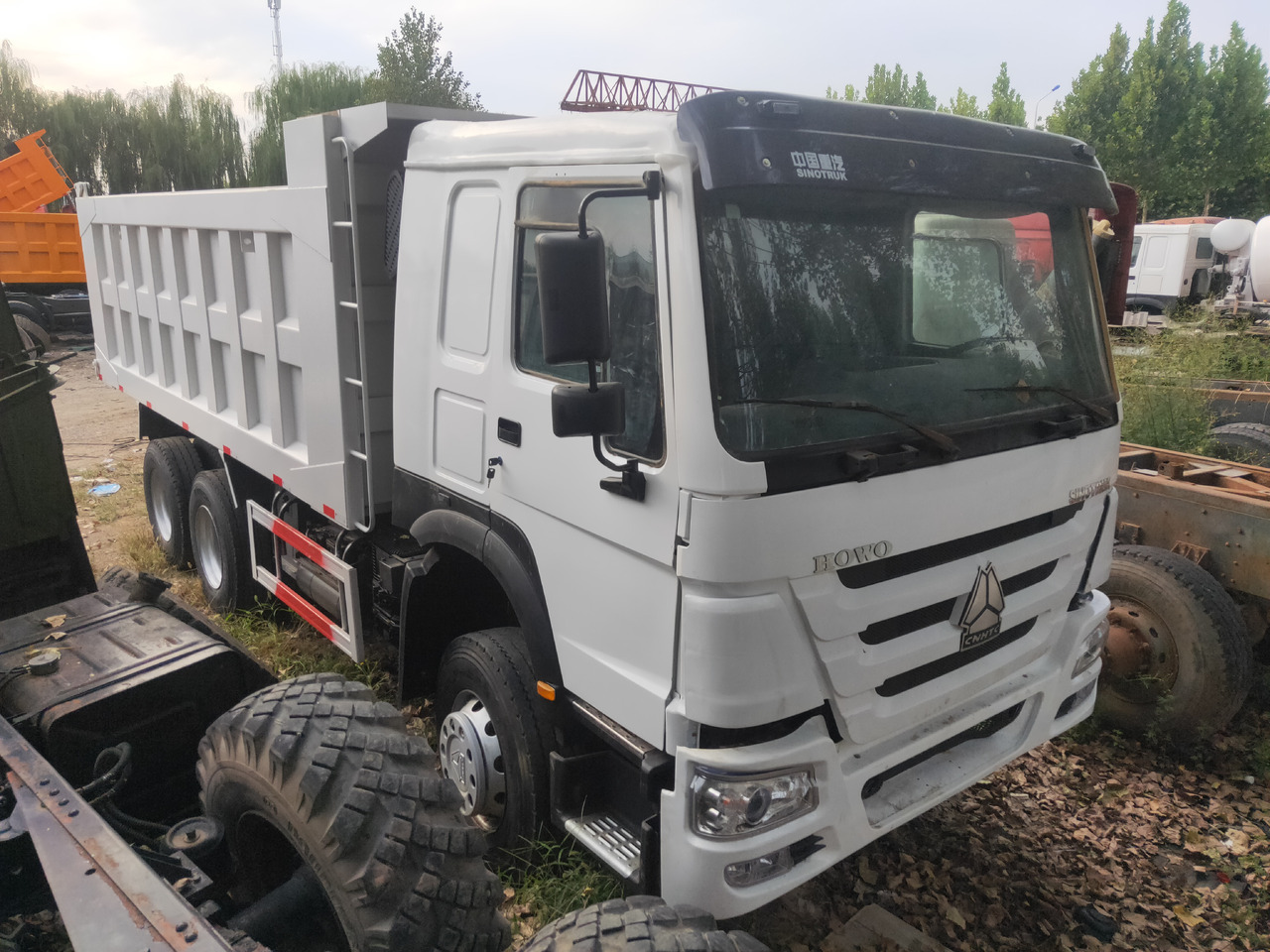 Tipper Sinotruk HOWO 6*4  Dump truck: picture 11