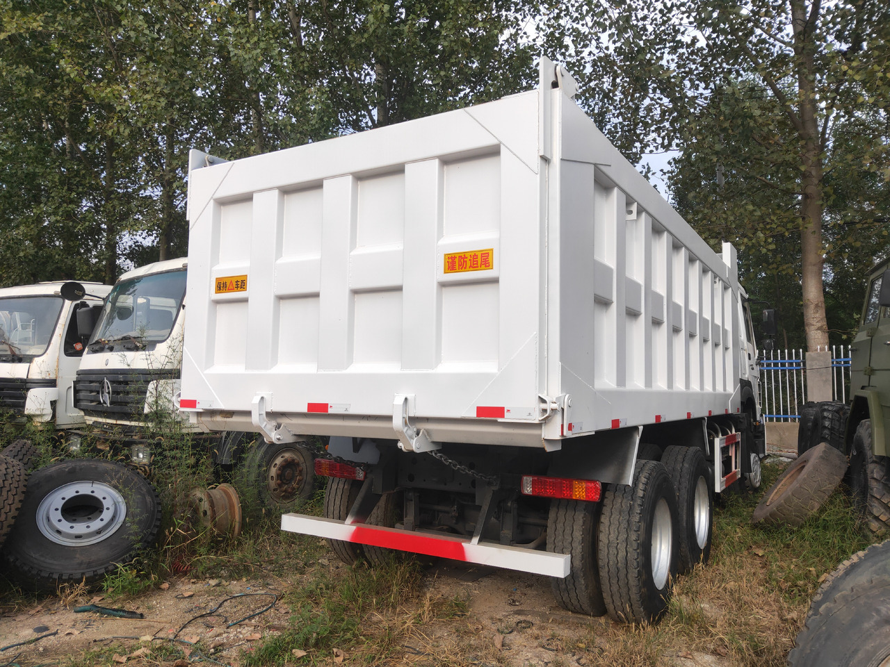 Tipper Sinotruk HOWO 6*4  Dump truck: picture 8