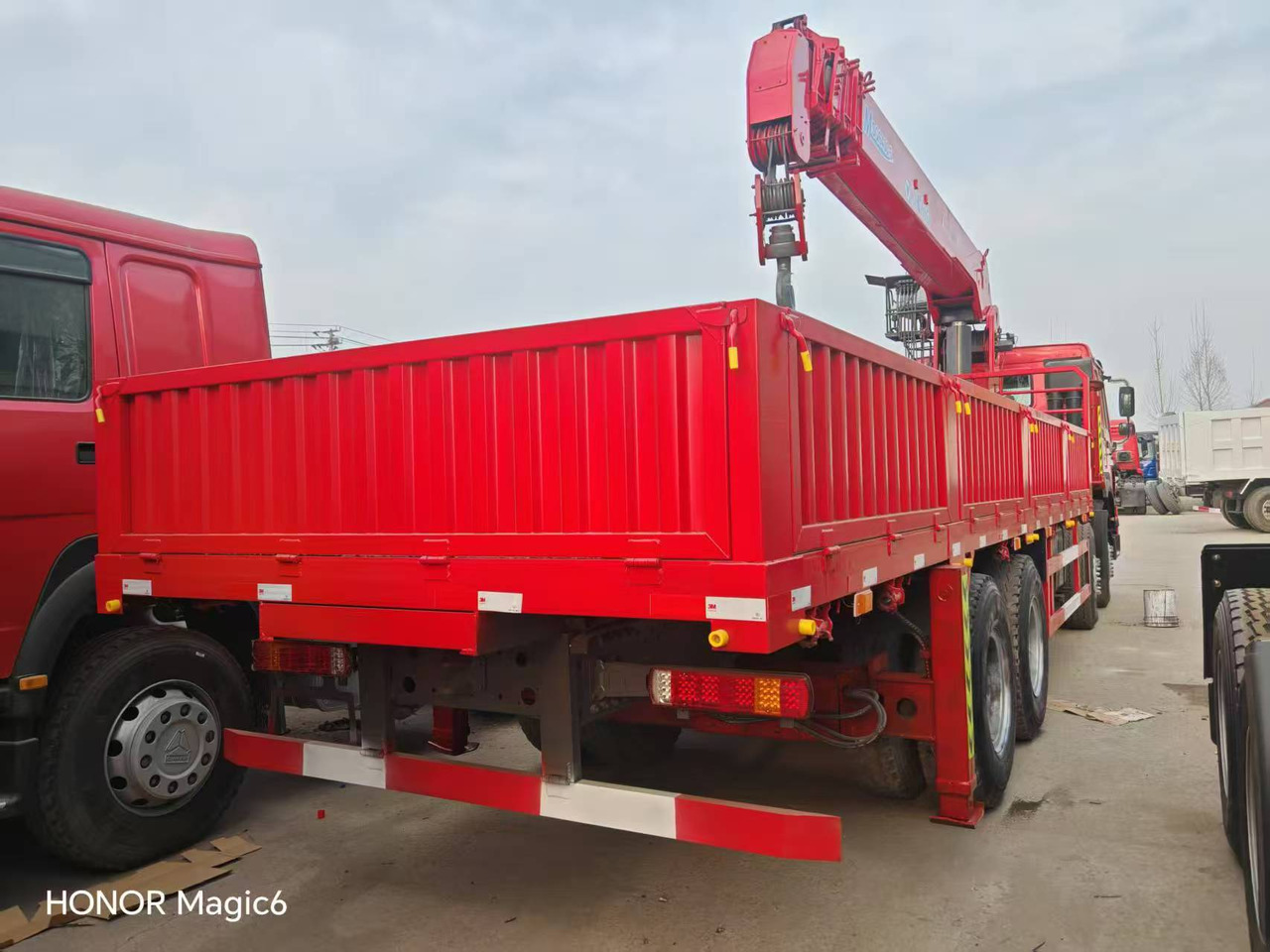 Sinotruk HOWO 8*4 Mobile crane - Mobile crane: picture 5 Sinotruk HOWO 8*4 Mobile crane - Mobile crane: picture 5