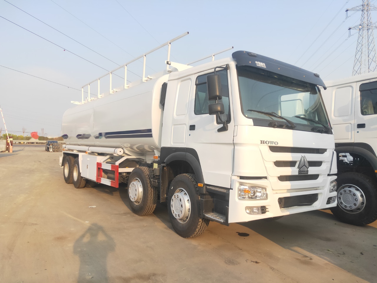 Tank truck Sinotruk HOWO 8*4 Tank truck: picture 13