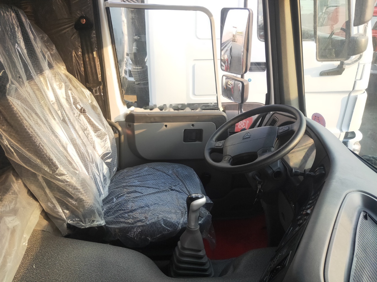 Tank truck Sinotruk HOWO 8*4 Tank truck: picture 14