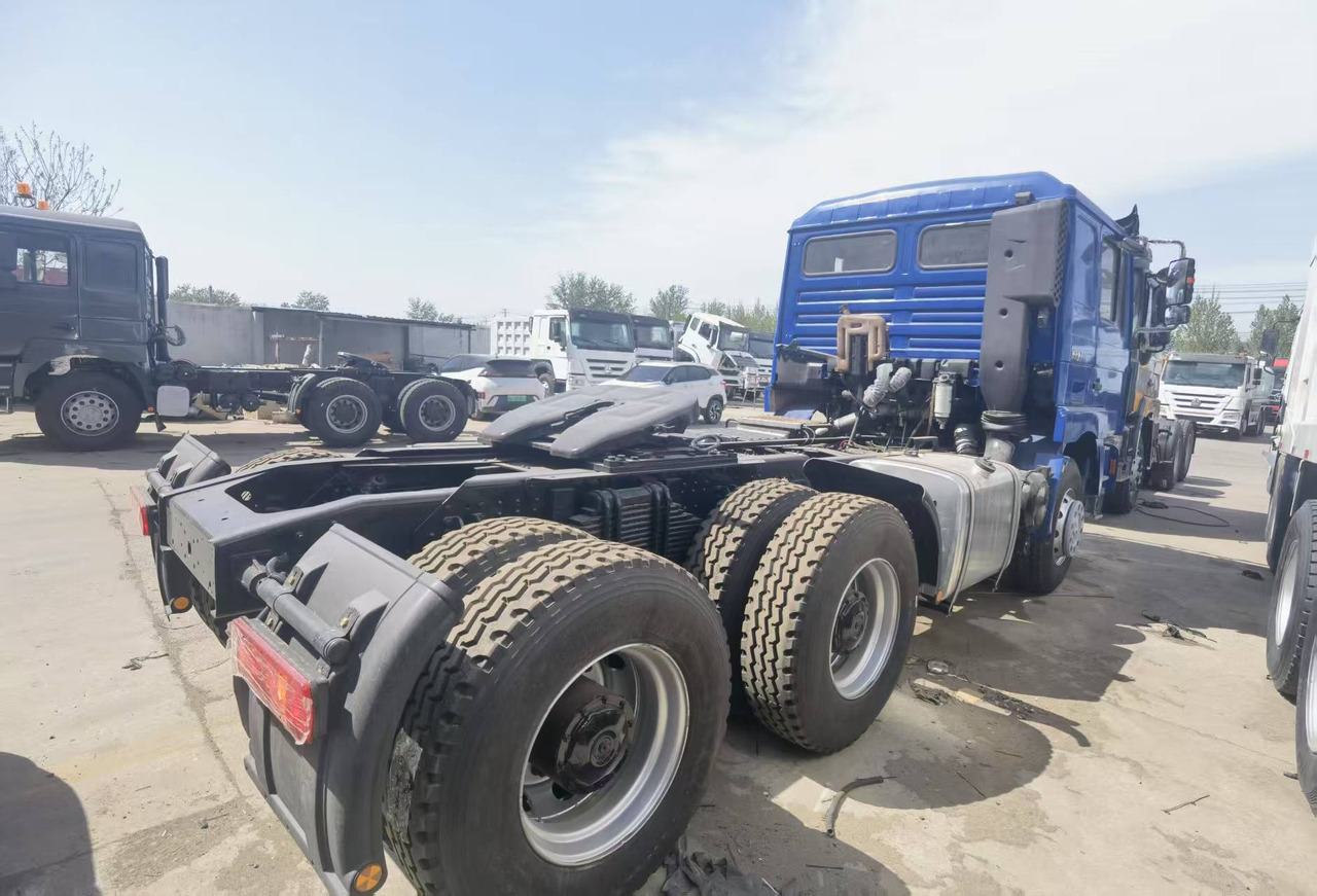 Tractor unit Shacman F3000 6*4 tractor: picture 7
