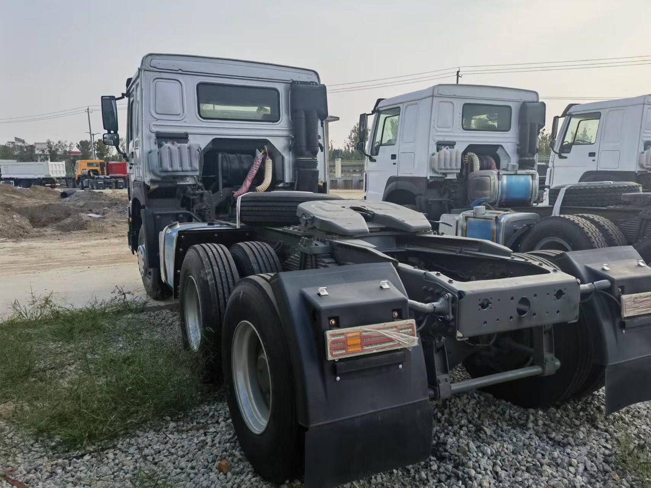 Tractor unit Sinotruk HOWO 371 Tractor: picture 7