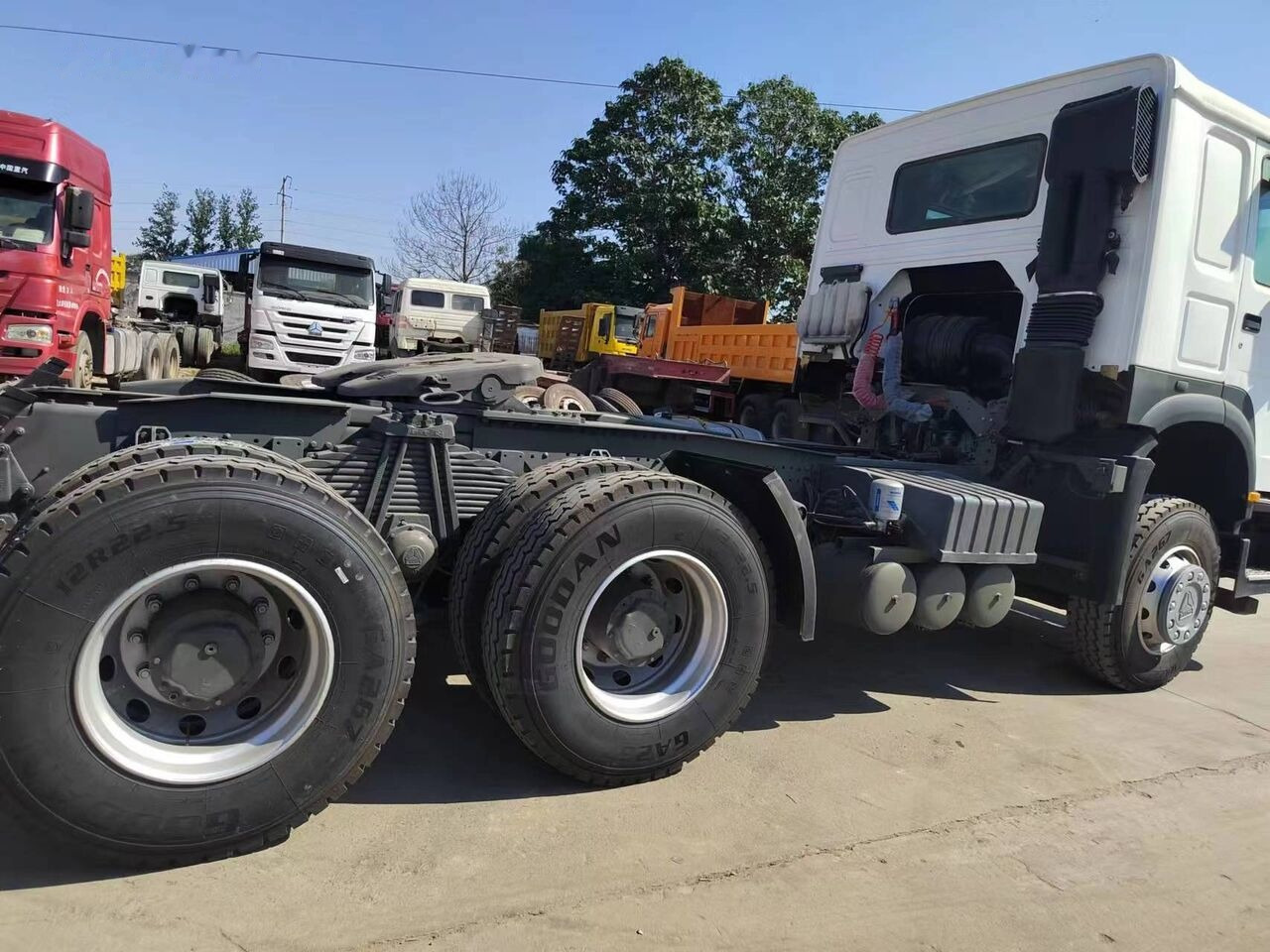 Sinotruk HOWO 420HP Tractor - Tractor unit: picture 3 Sinotruk HOWO 420HP Tractor - Tractor unit: picture 3