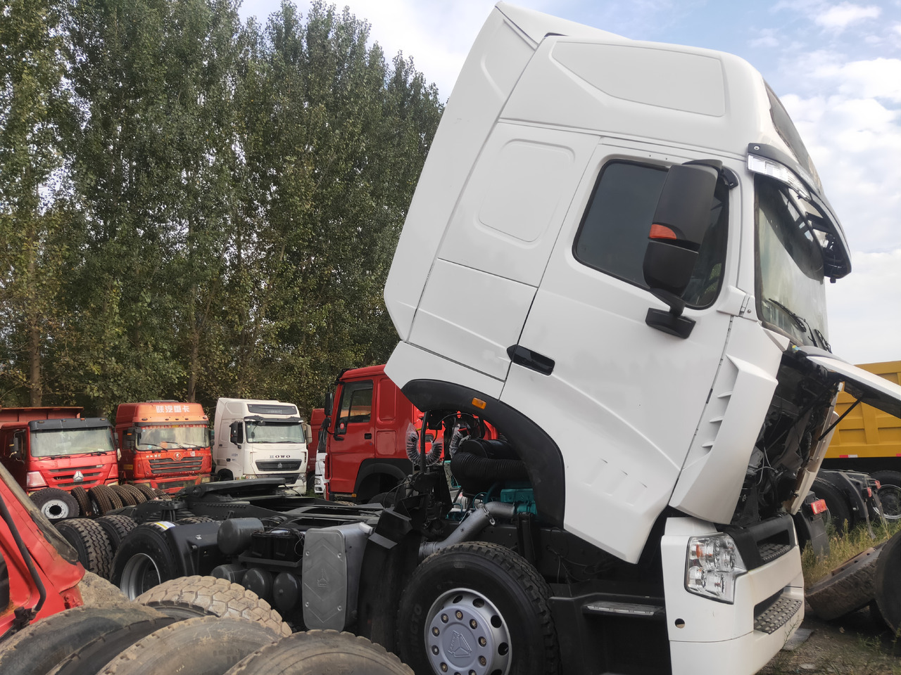Tractor unit Sinotruk HOWO A7 6*4 Tractor: picture 9