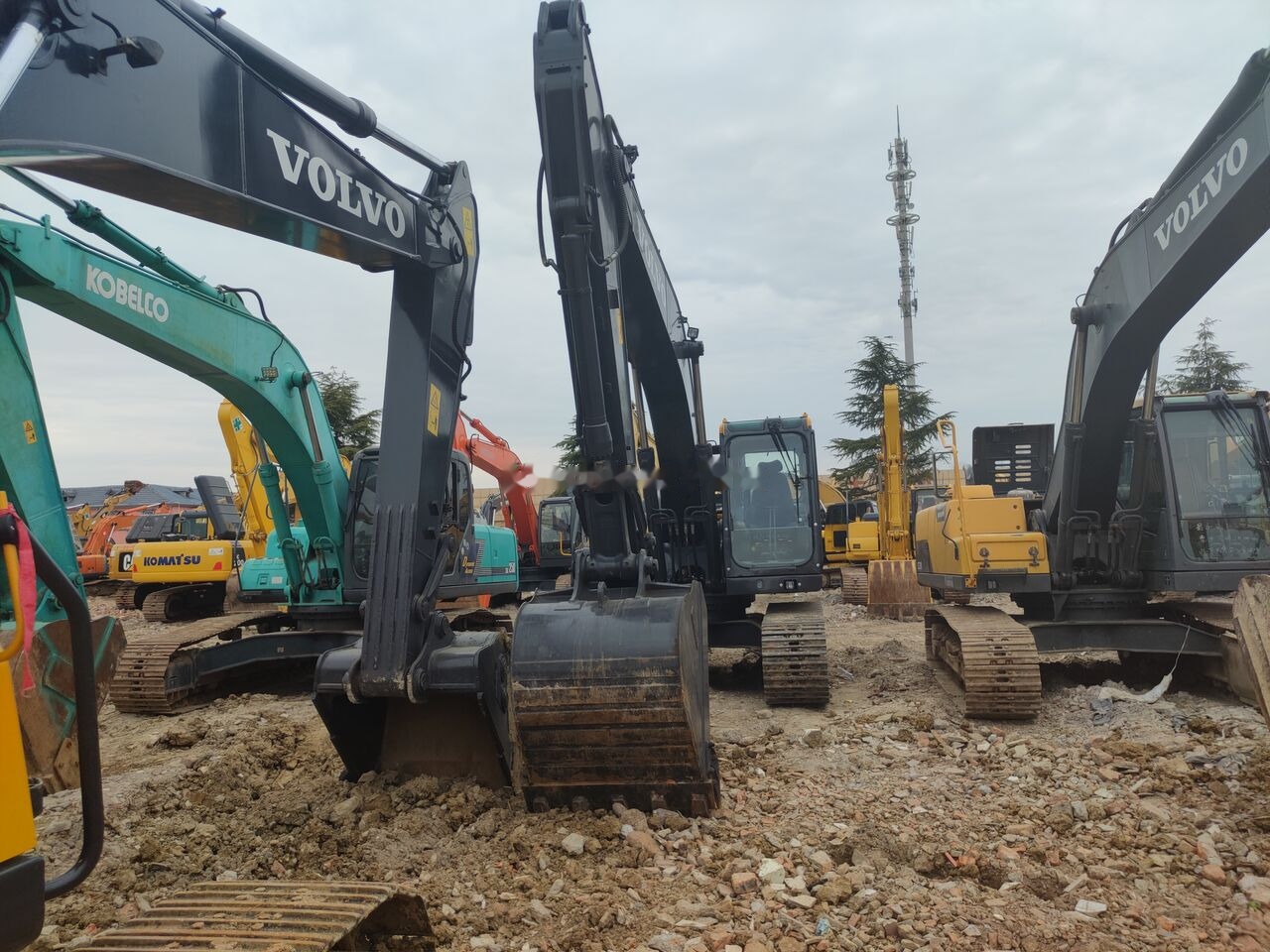 Volvo EC210B - Crawler excavator: picture 2 Volvo EC210B - Crawler excavator: picture 2