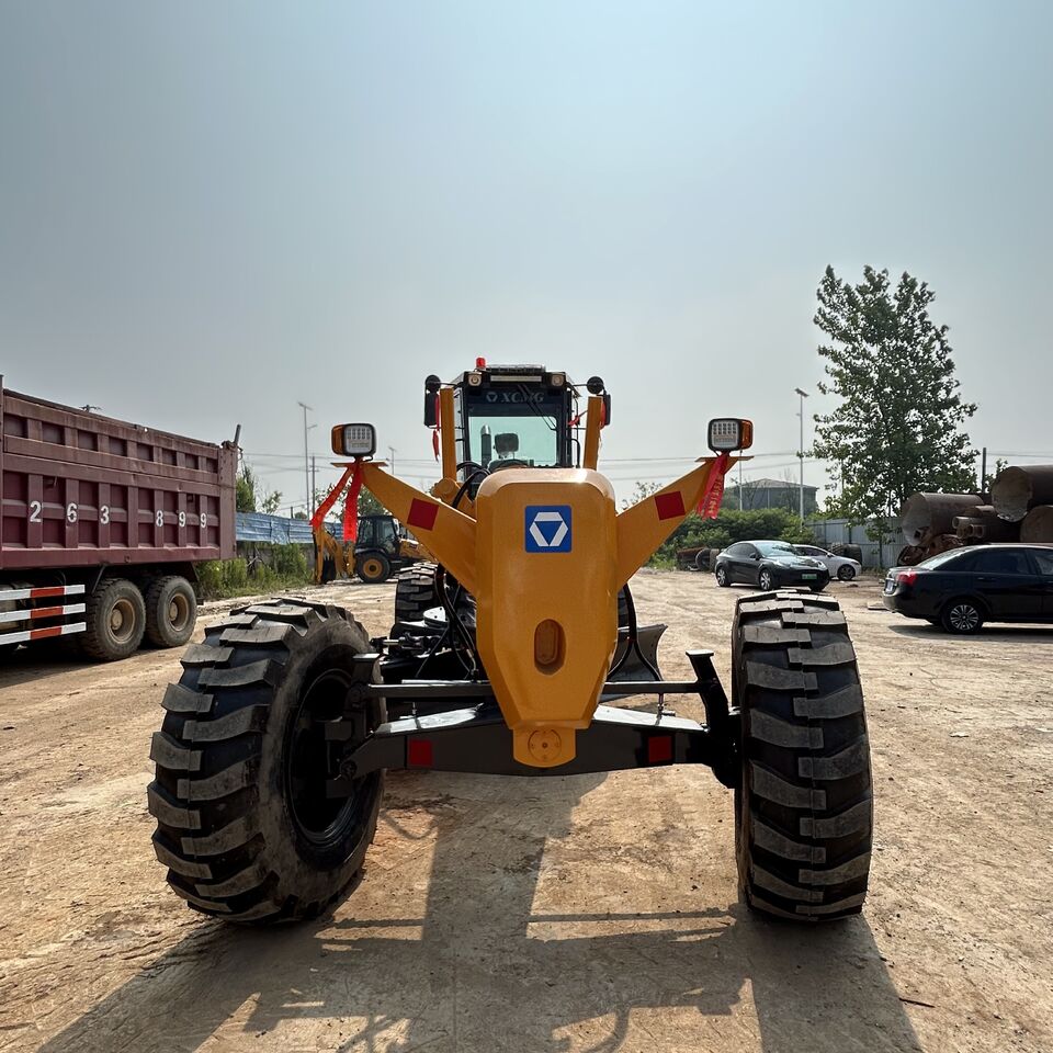 XCMG GR2153 - Grader: picture 3 XCMG GR2153 - Grader: picture 3