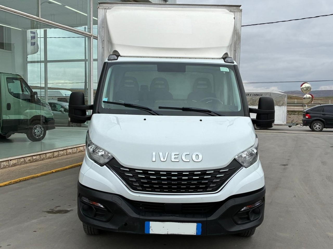 Caja cerrada con plataforma elevadora IVECO 35C16 20m3 Automática - Box van: picture 2 Caja cerrada con plataforma elevadora IVECO 35C16 20m3 Automática - Box van: picture 2