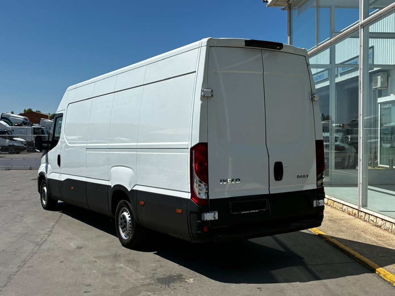Furgón IVECO 35S14 16m3 - Panel van: picture 4 Furgón IVECO 35S14 16m3 - Panel van: picture 4
