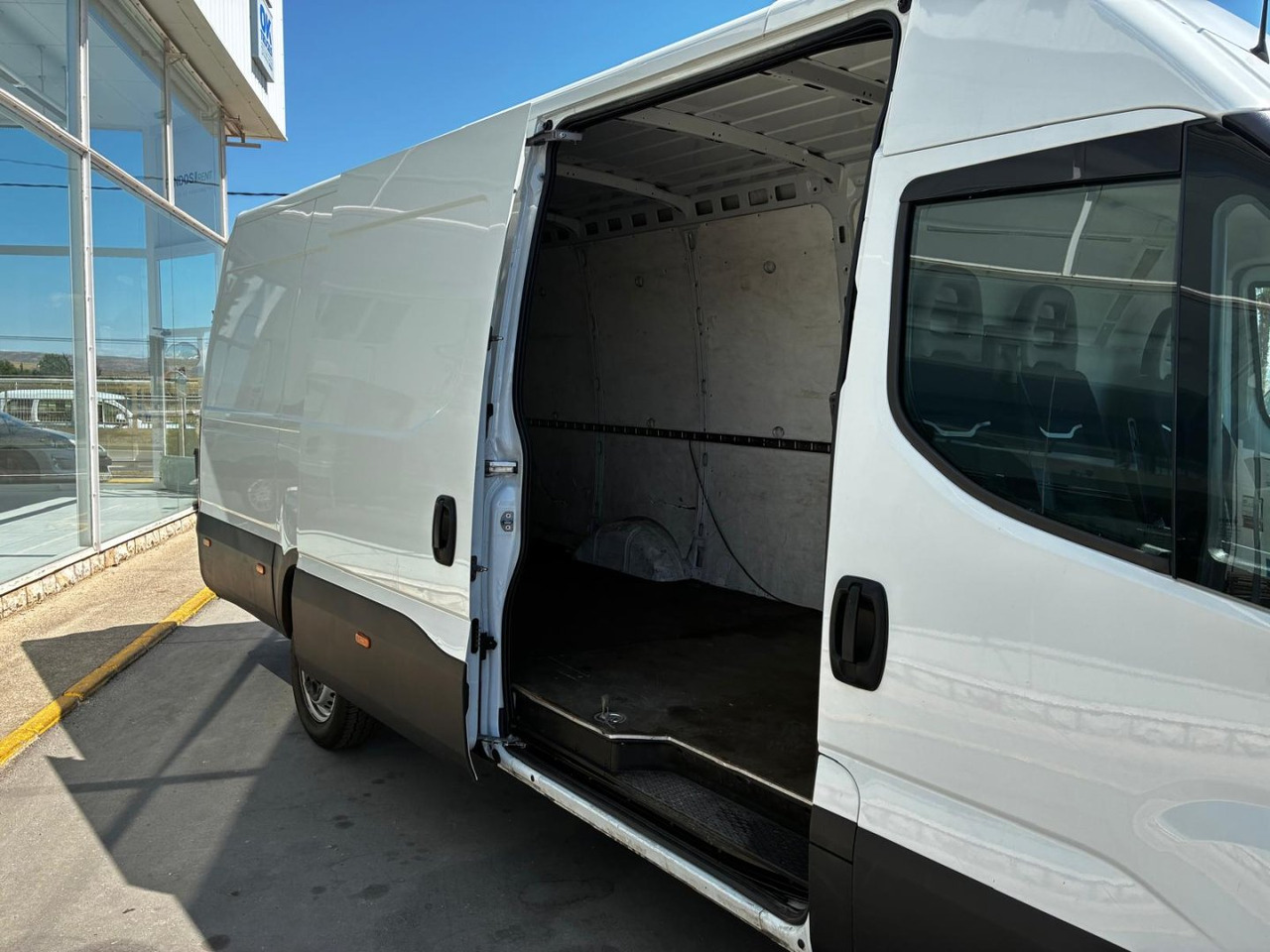 Furgón IVECO 35S14 V 16m3 - Panel van: picture 5 Furgón IVECO 35S14 V 16m3 - Panel van: picture 5