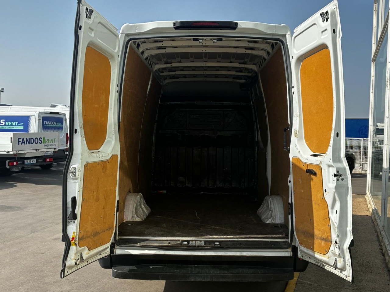 Furgón IVECO 35S16 V 12m3 - Panel van: picture 5 Furgón IVECO 35S16 V 12m3 - Panel van: picture 5