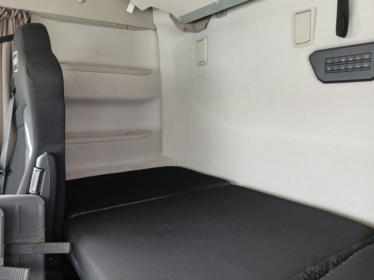 Tractor unit Cabeza Tractora IVECO 460 AUTOMATICO  INTARDER ADR: picture 9