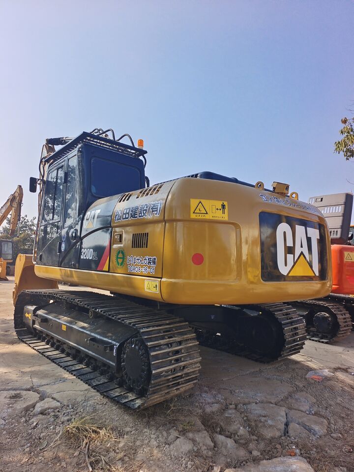 CAT 320D2L Tier-1 China source - Crawler excavator: picture 3 CAT 320D2L Tier-1 China source - Crawler excavator: picture 3