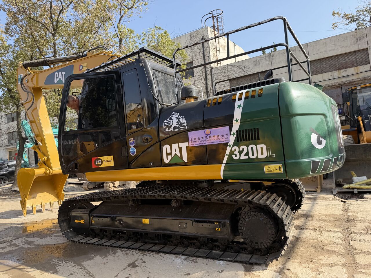 CAT 320D2L Tier-1 China source - Crawler excavator: picture 1 CAT 320D2L Tier-1 China source - Crawler excavator: picture 1